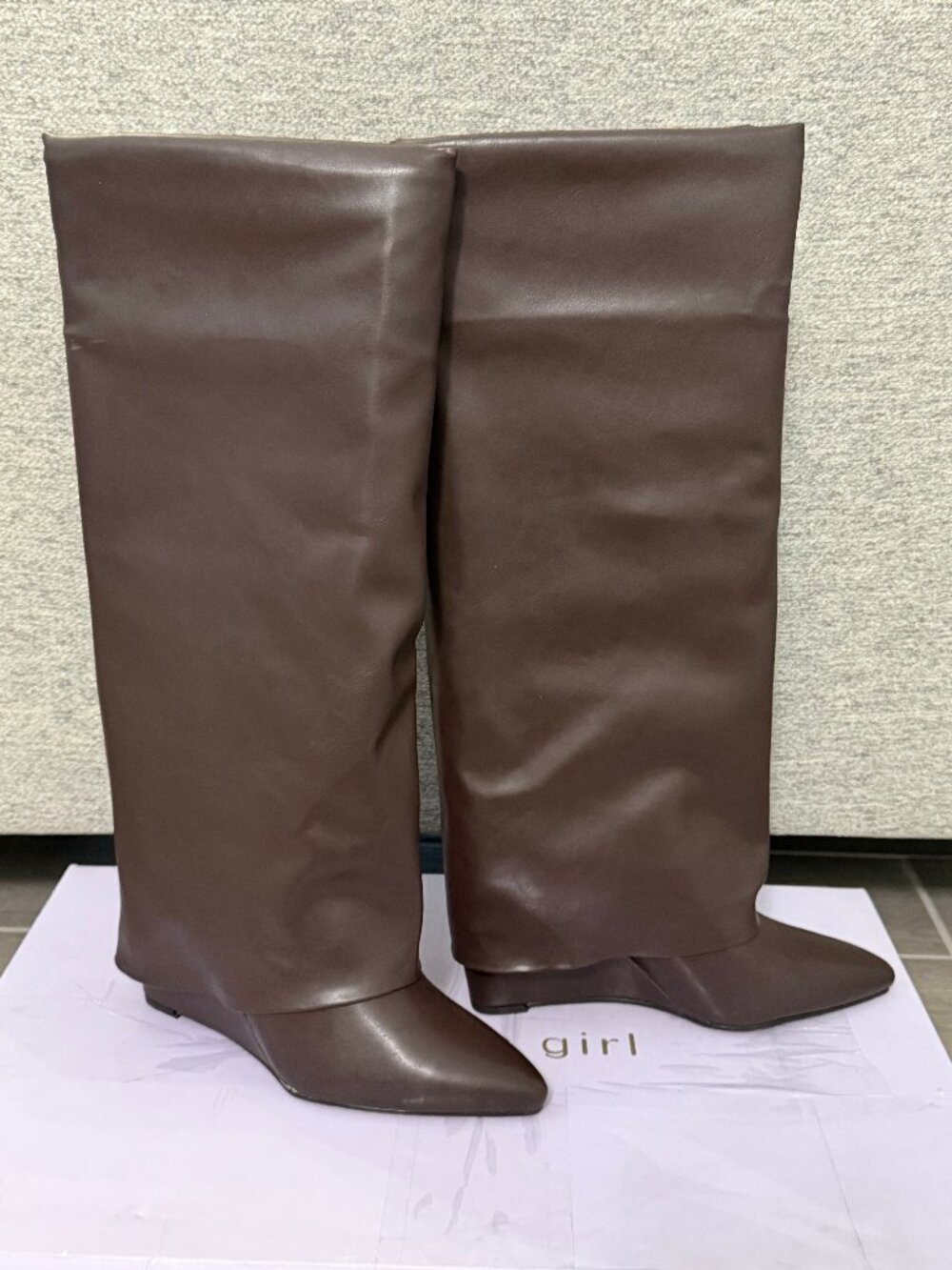 NIB Madden Girl Evannder Dark Chocolate Brown Foldover Wedge Boots 7.5 M